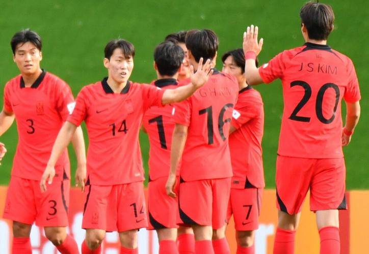 爱游戏体育-韩国队在比赛中展现了自信稳定的战术风格英语
